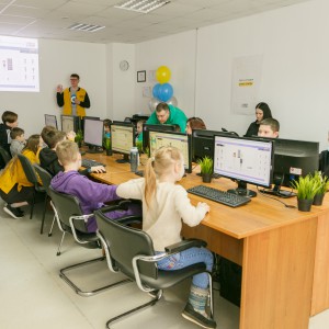 Новый класс в развлекательном центре города Томска! Скоро открытие! - КИБЕРшкола программирования для детей, компьютерные курсы для школьников, начинающих и подростков - KIBERone г. Дзержинский